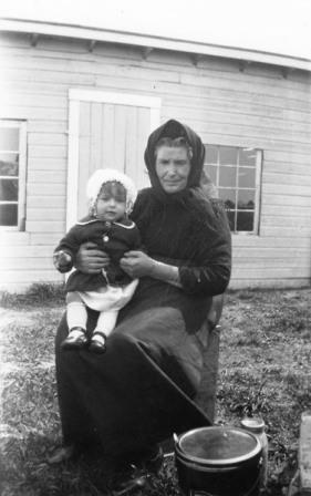 Elisabeth Schultz Kehler, with granddaughter Louise Kehler Reimer Olsen